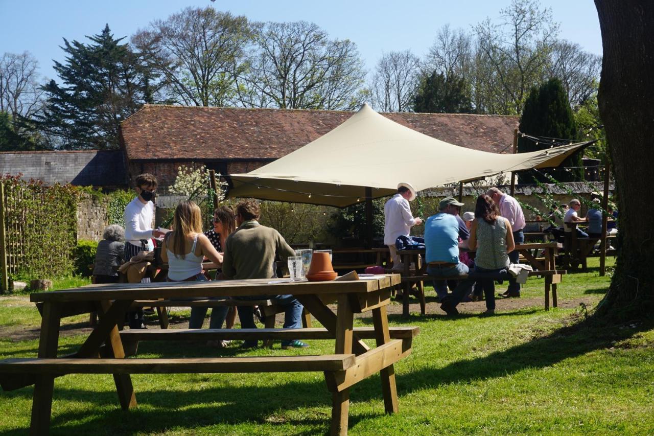 The Pembroke Arms Hotell Wilton  Exteriör bild