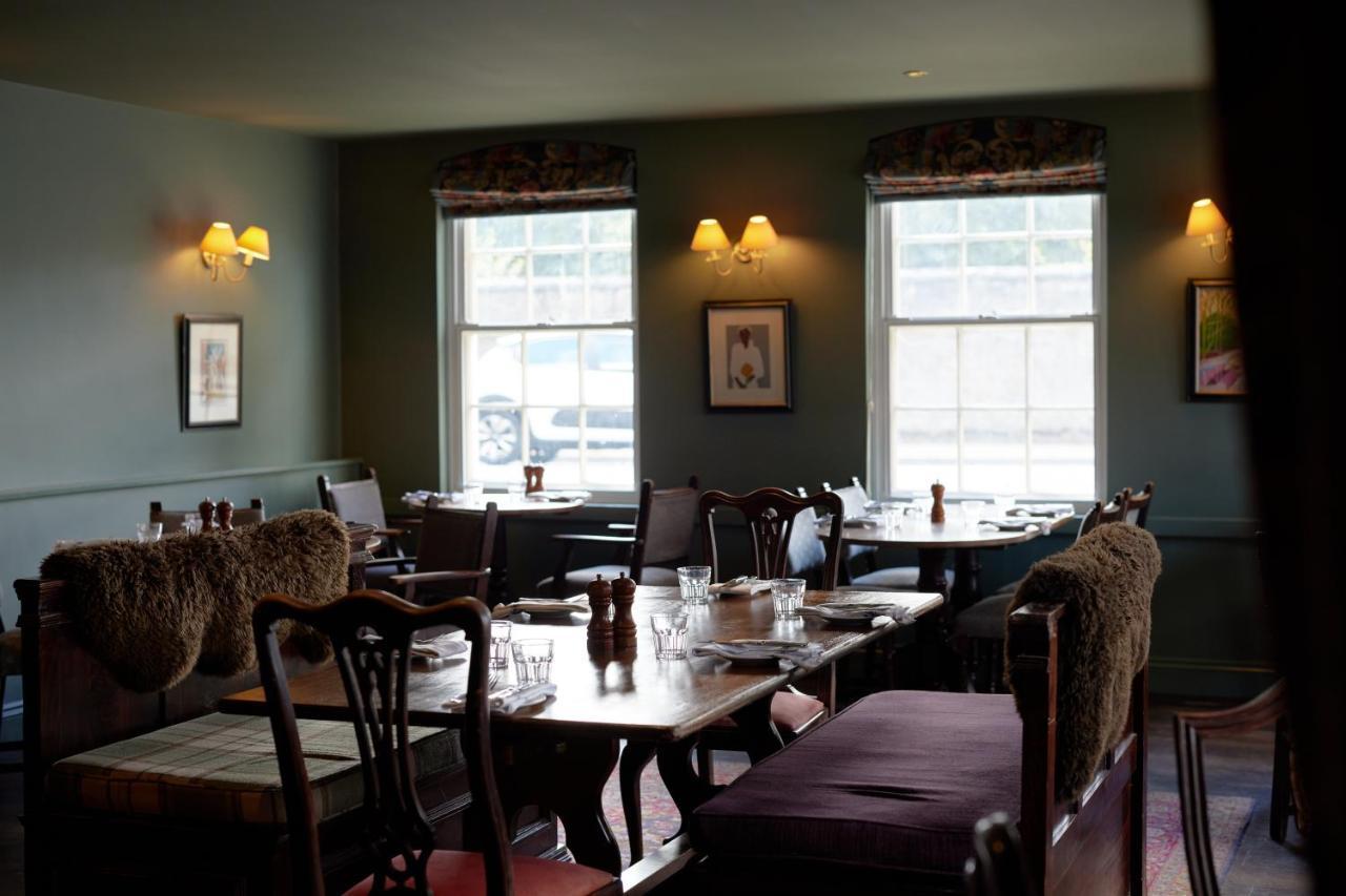 The Pembroke Arms Hotell Wilton  Exteriör bild