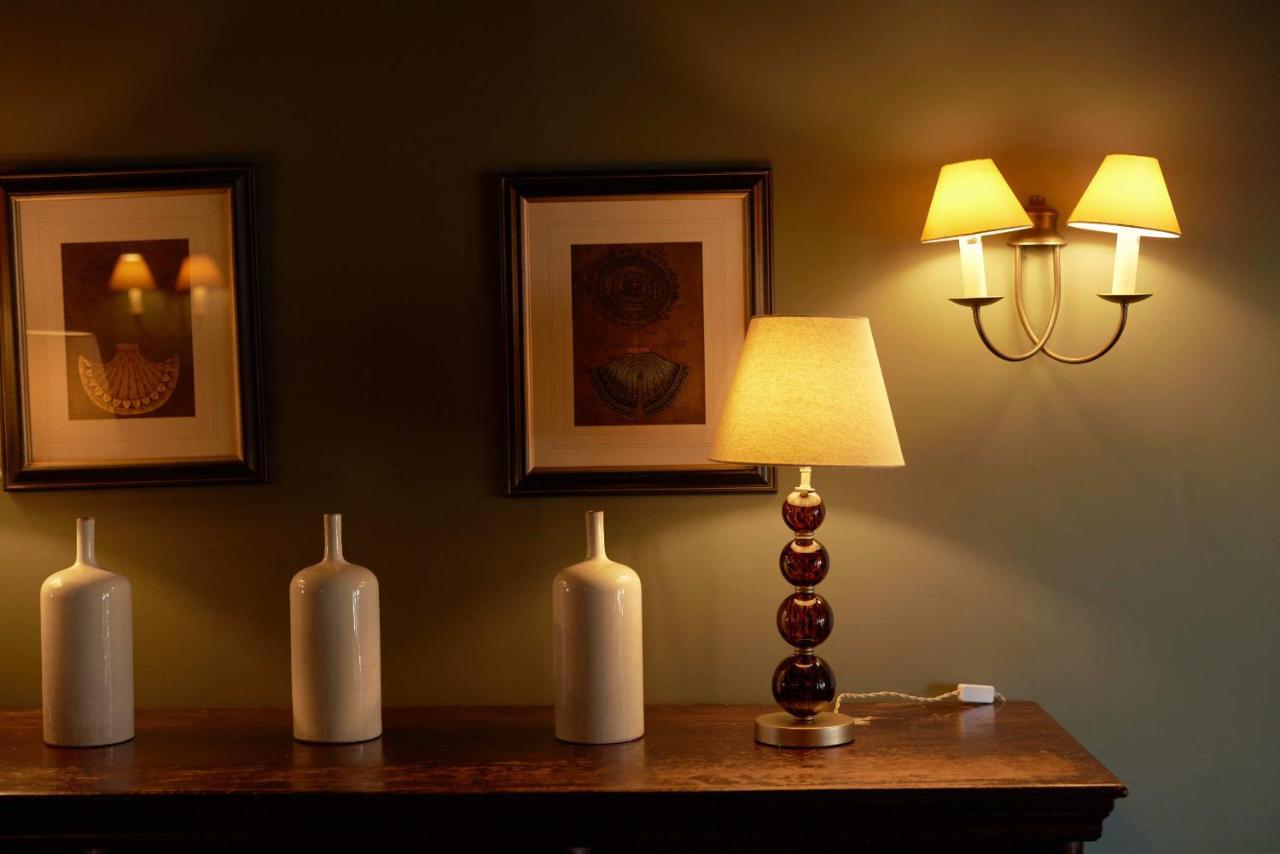 The Pembroke Arms Hotell Wilton  Exteriör bild